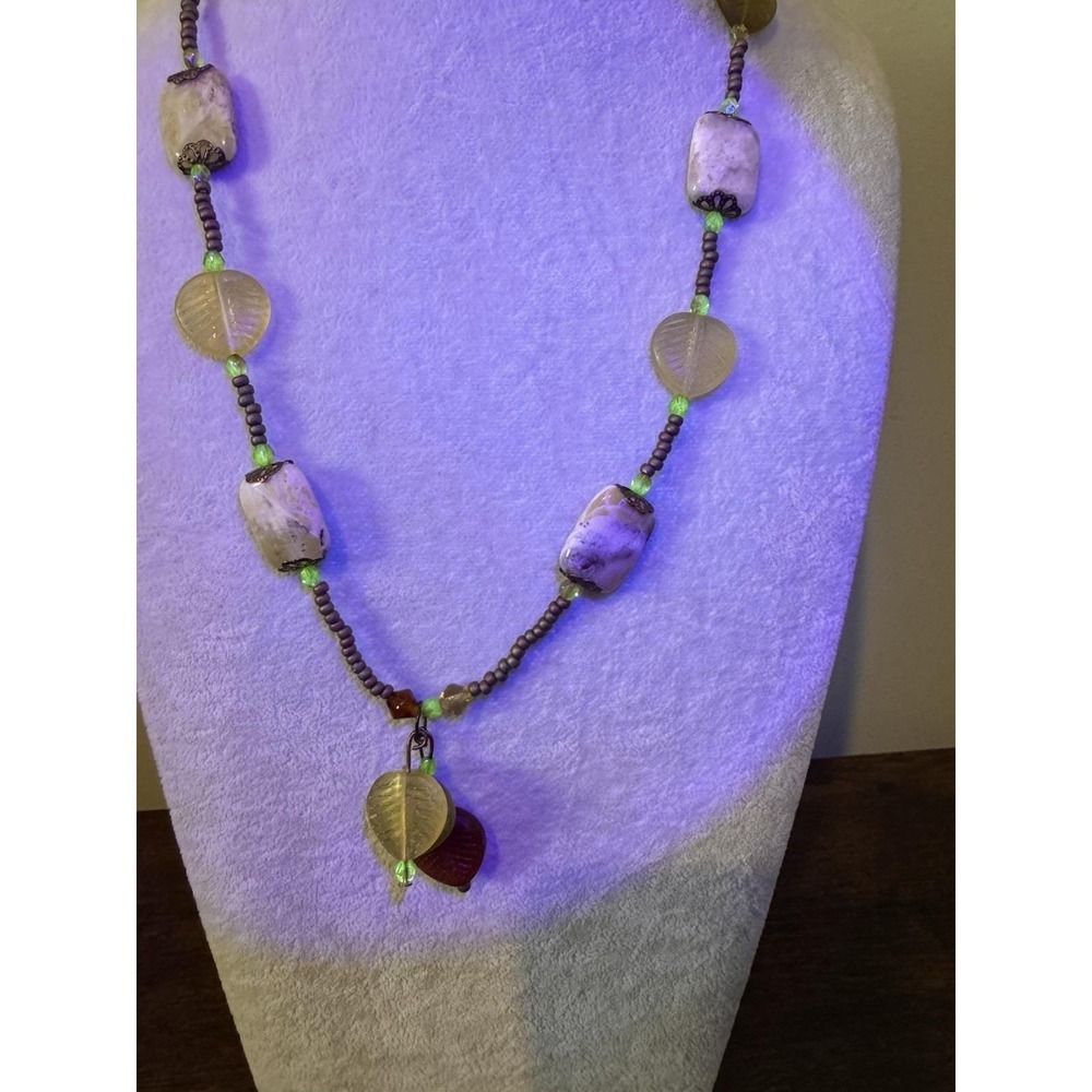 VTG 22" Handmade Necklace Stone‎ Glass Beads Leafs Boho GLOWS